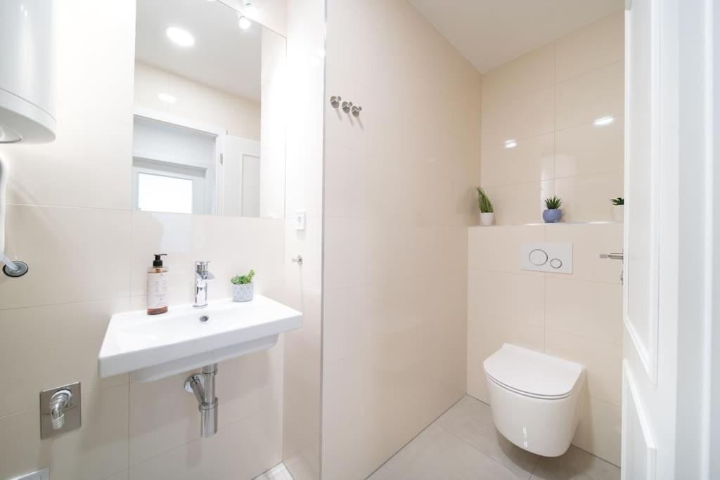 Cavallo Penthouse Xl Balcony City Center Appartamento *
